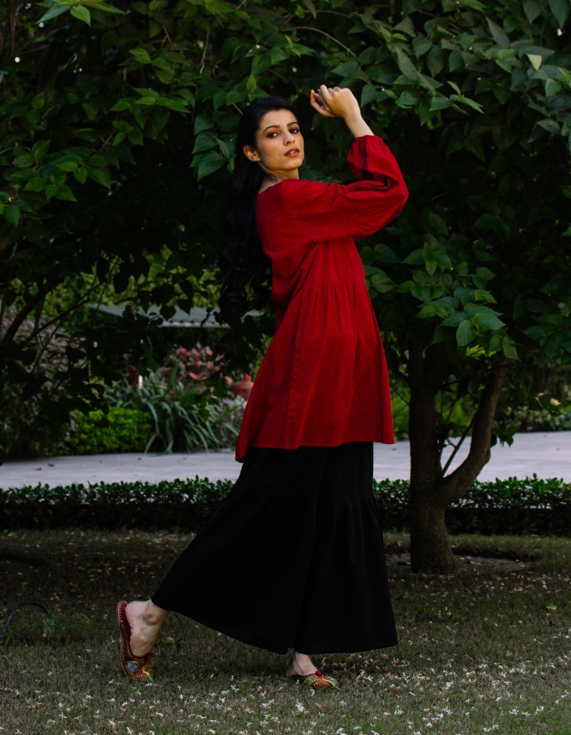 Kurta with Black Flowers Kurta with Black Flowers