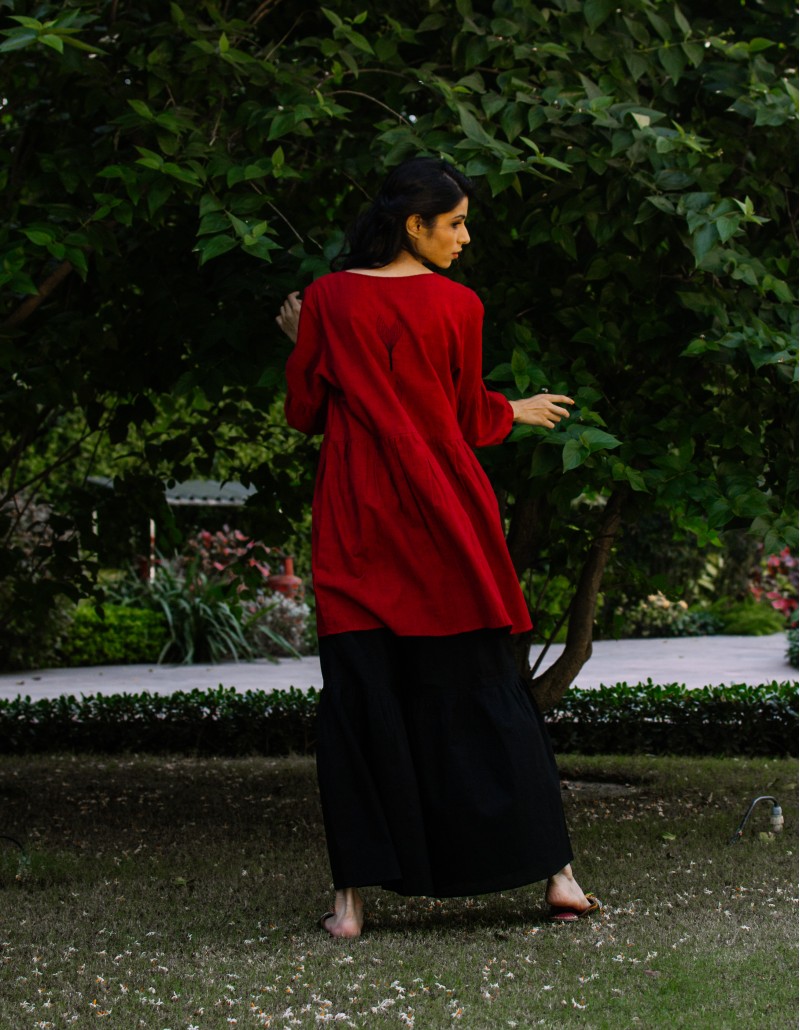 Kurta with Black Flowers Kurta with Black Flowers