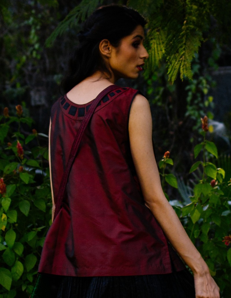 Silk Squared Sleeveless Top Silk Squared Sleeveless Top